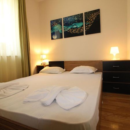 Menada Romance Marine Apartments Sunny Beach Oda fotoğraf