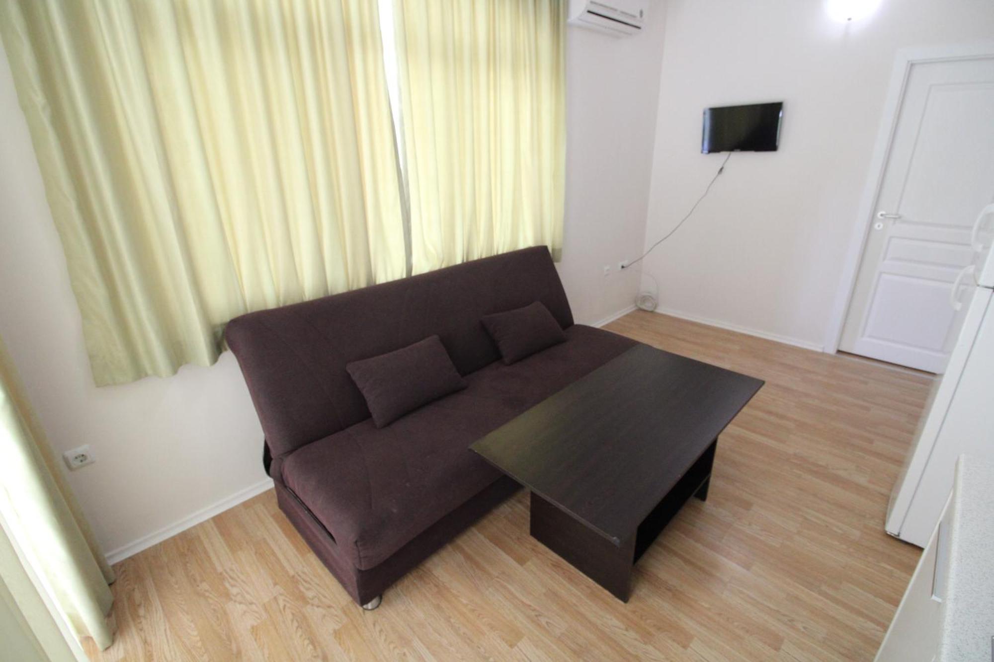 Menada Romance Marine Apartments Sunny Beach Oda fotoğraf