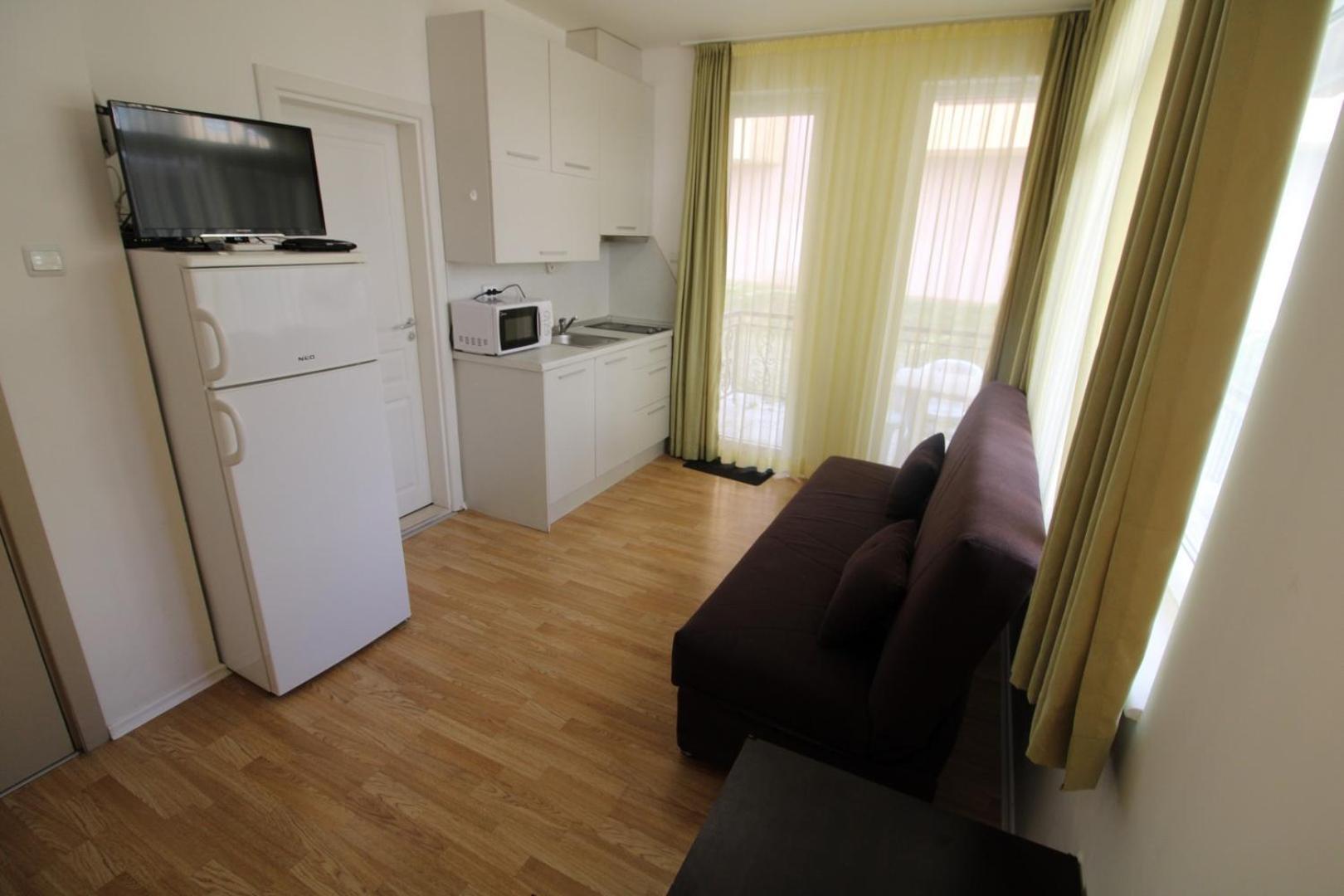 Menada Romance Marine Apartments Sunny Beach Oda fotoğraf